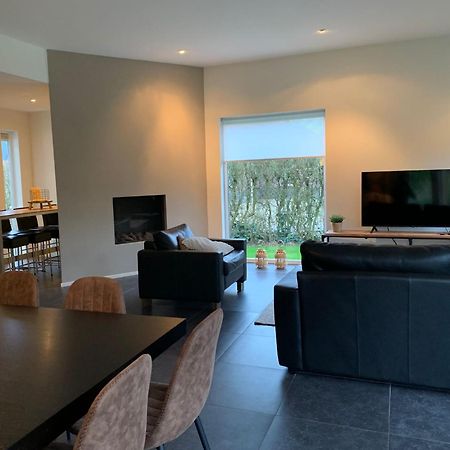 Villa Riverside Met Hottub, Eigen Aanlegsteiger, Zwemtrap, Trampoline En Kano'S Зеволде Екстериор снимка
