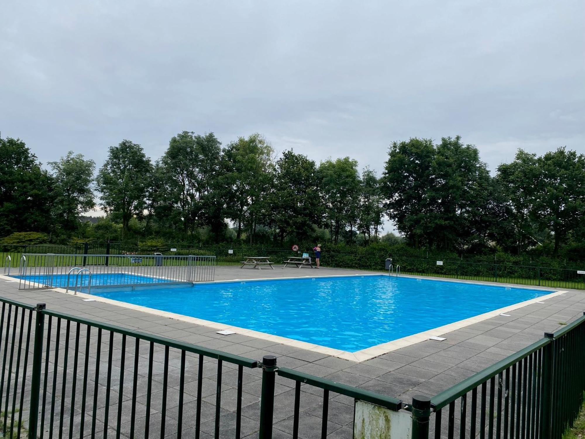 Villa Riverside Met Hottub, Eigen Aanlegsteiger, Zwemtrap, Trampoline En Kano'S Зеволде Екстериор снимка