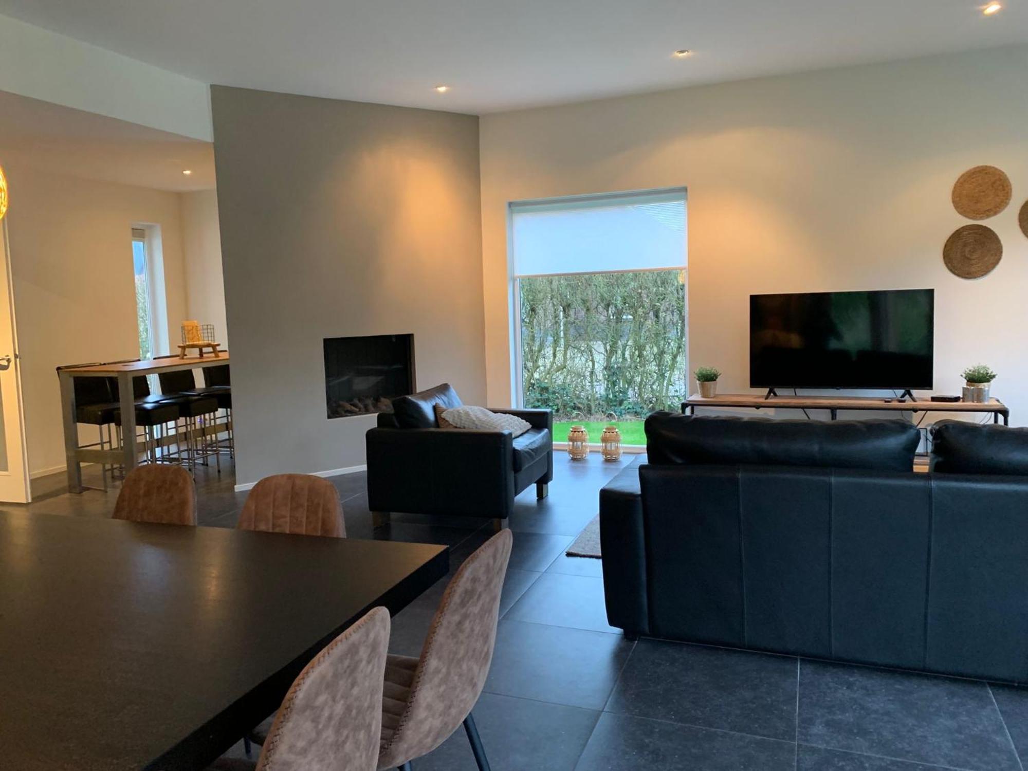 Villa Riverside Met Hottub, Eigen Aanlegsteiger, Zwemtrap, Trampoline En Kano'S Зеволде Екстериор снимка